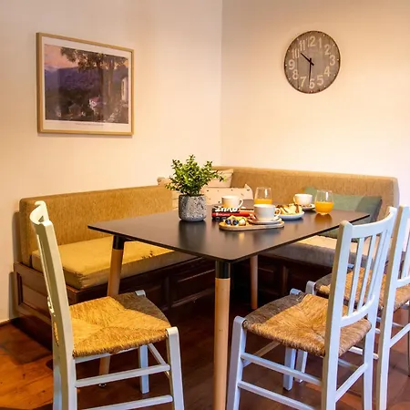 아파트 Heritage House